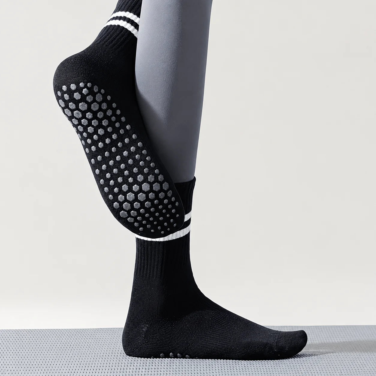 Studio Crew Grip Socks
